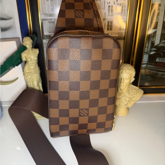 Authentic Louis Vuitton Geronimo Ebene Brown Damier belt bag ❤️